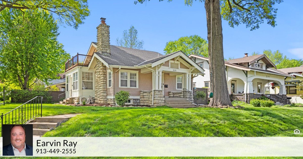 5850 Brookside Blvd, Kansas City, MO 64113