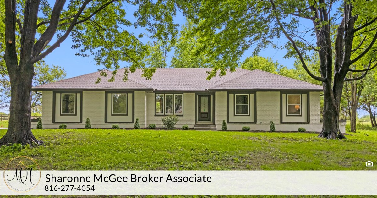 10813 Milton Thompson Rd, Lee's Summit, MO 64086