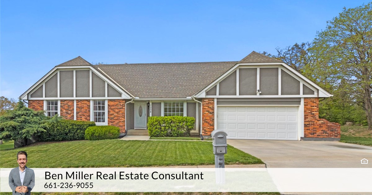 7004 E 143rd St, Grandview, MO 64030