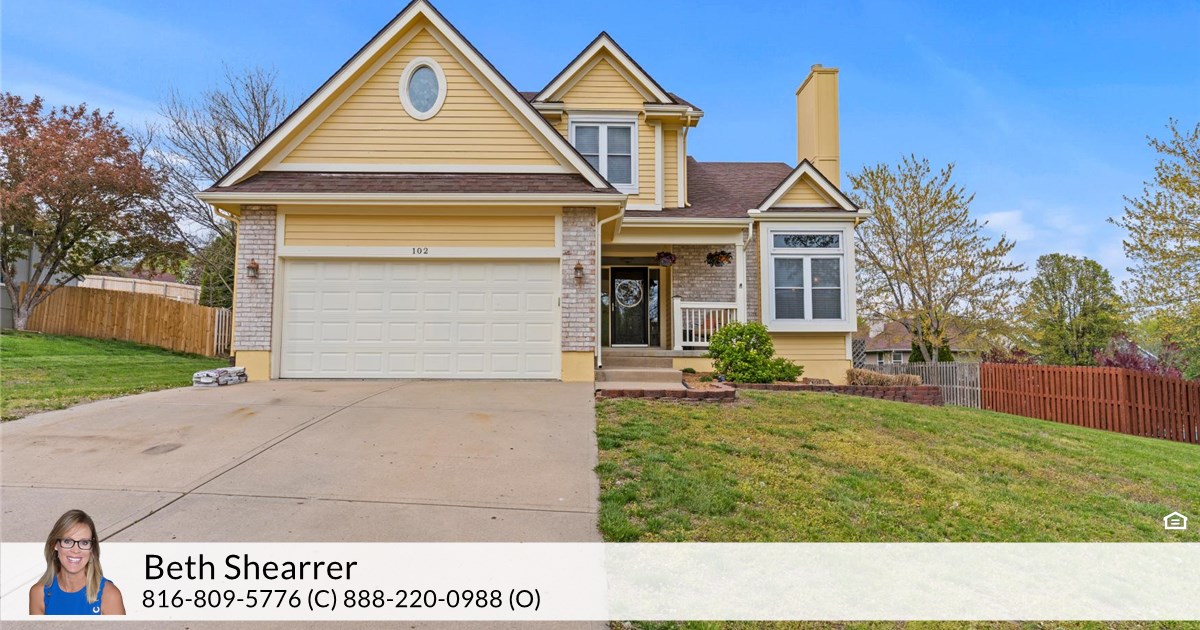 102 Jasmine Cir, Smithville, MO 64089